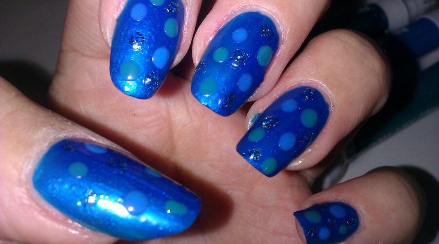 Blue Nails: Simple and Easy Nail Art Designs: Blue Nail Ideas for Beginners