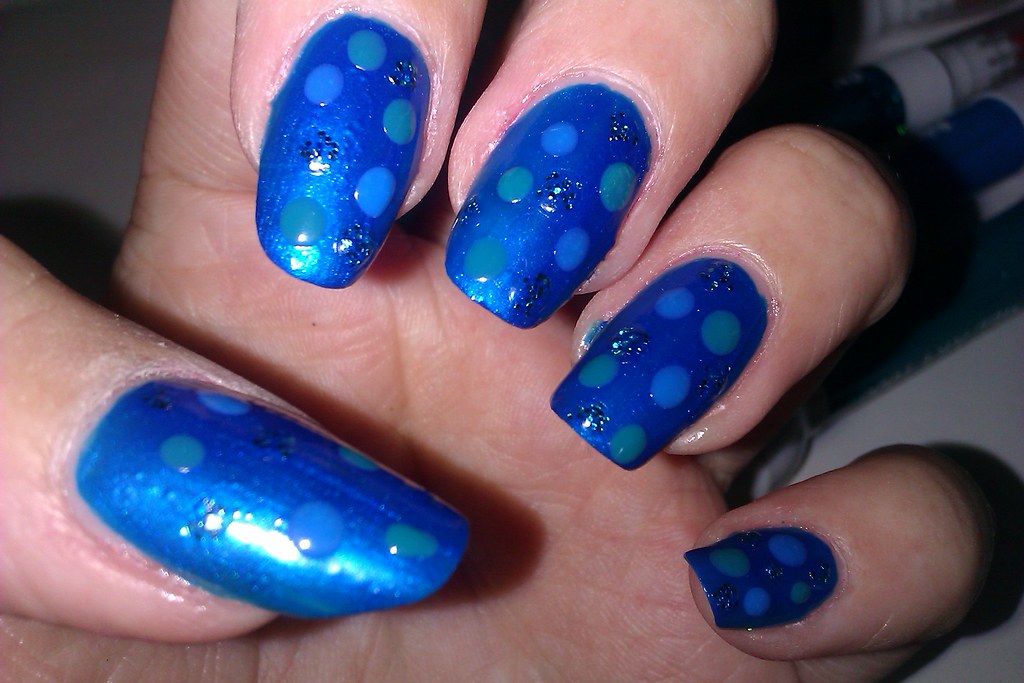 Blue Nails: Simple and Easy Nail Art Designs: Blue Nail Ideas for Beginners